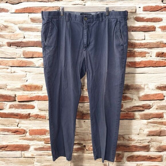 Tommy Hilfiger Blue Chinos Relaxed Fit size 40x30 men’s - Picture 1 of 8